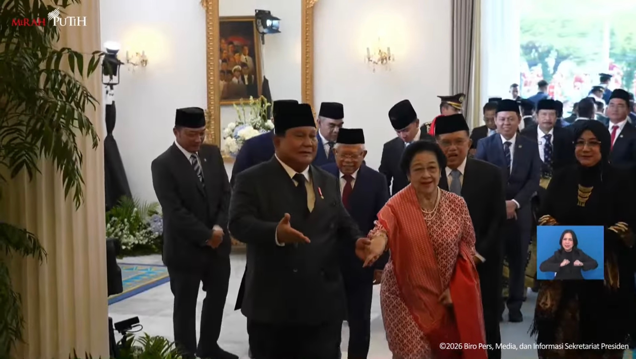 Momen Prabowo Gandeng Tangan Megawati Jadi Simbol Kebersamaan di Hari Lahir Pancasila