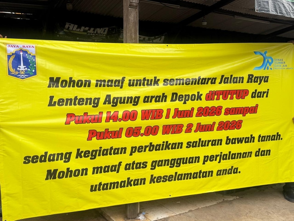 Jalan Ambles di Lenteng Agung, Akses Menuju Depok Ditutup Siang Ini