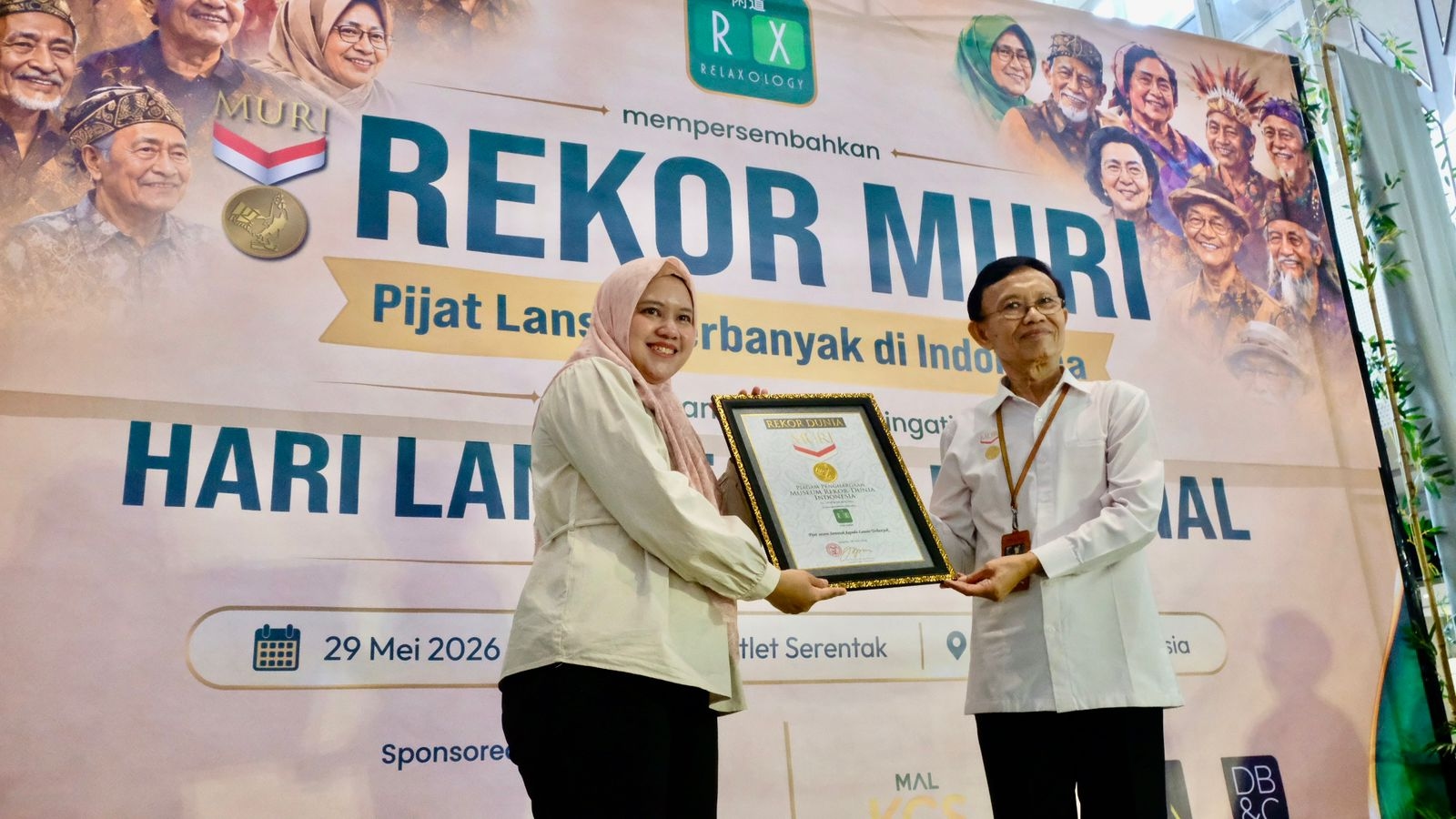 RX Relaxology Raih Pencatatan Rekor MURI lewat Pijat Serentak untuk Lansia di 31 Cabang se-Indonesia