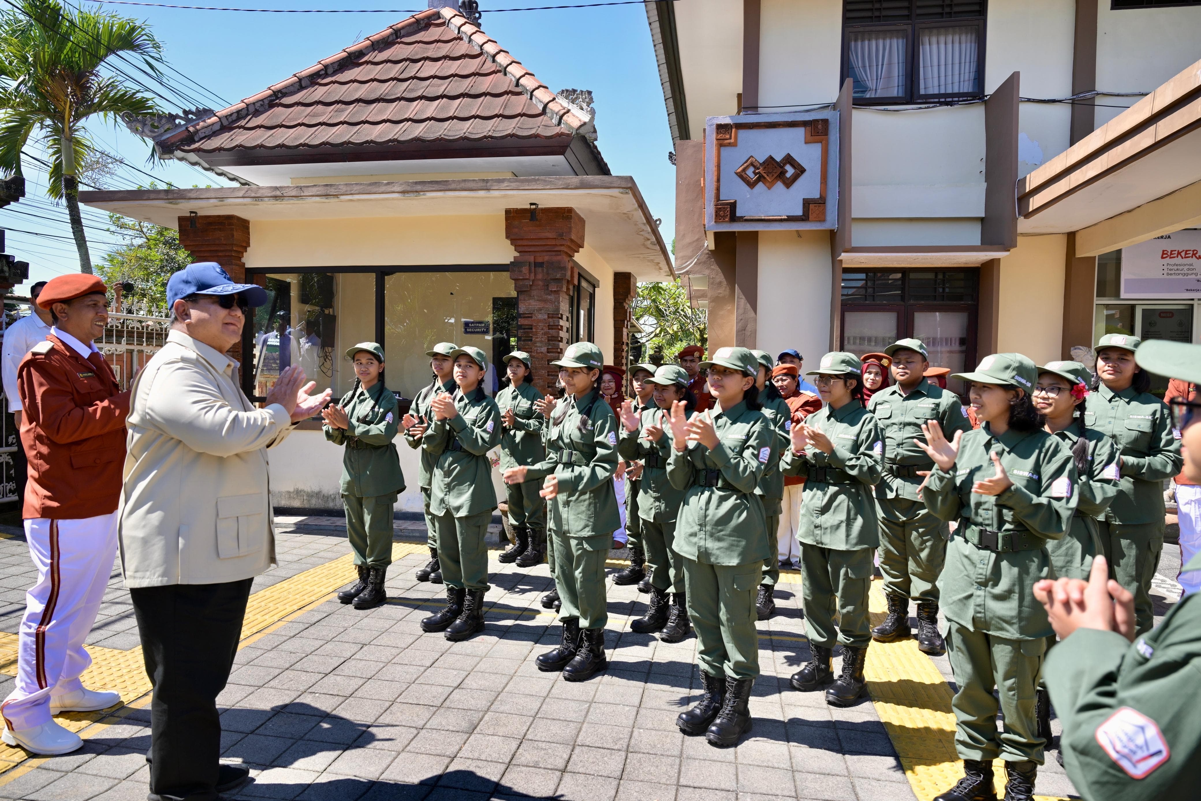 Pesan Presiden Prabowo untuk Siswa Sekolah Rakyat: Rajin Belajar dan Hormati Guru