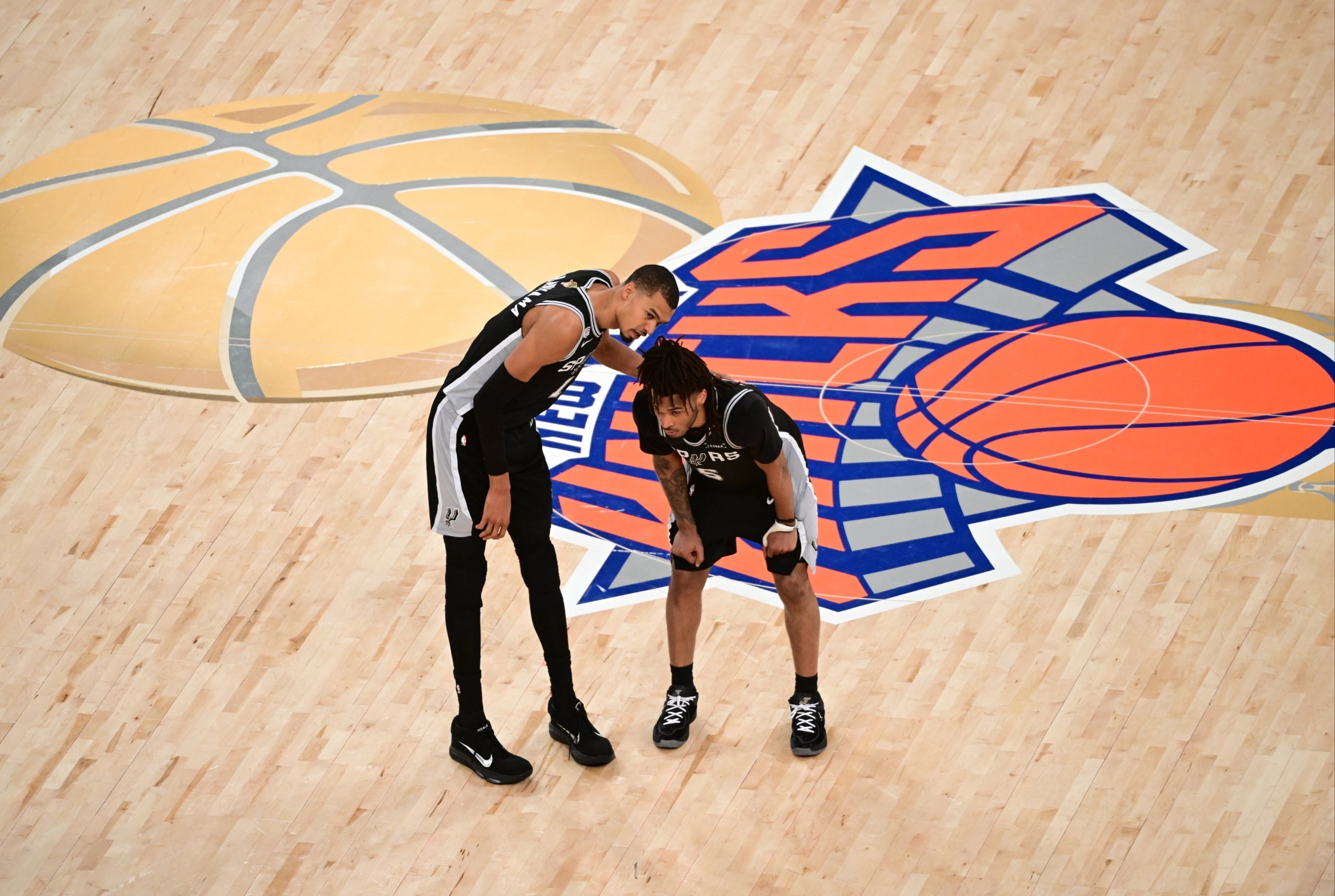 Final NBA: Wembanyama Bungkam Madison Square Garden, Spurs Jinakkan Knicks untuk Skor 1-2