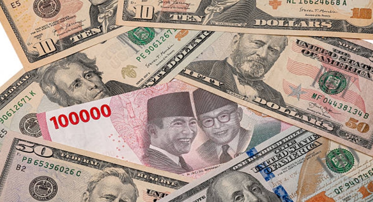 Investor Cemas Nantikan Evaluasi MSCI, Rupiah Tersungkur ke Rp17.952