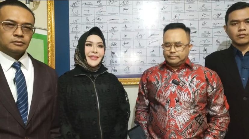 ​Setahun Jadi Korban Black Campaign, Heni Sagara Nangis Ungkap Momen Pilu Pasca Melahirkan di Persidangan