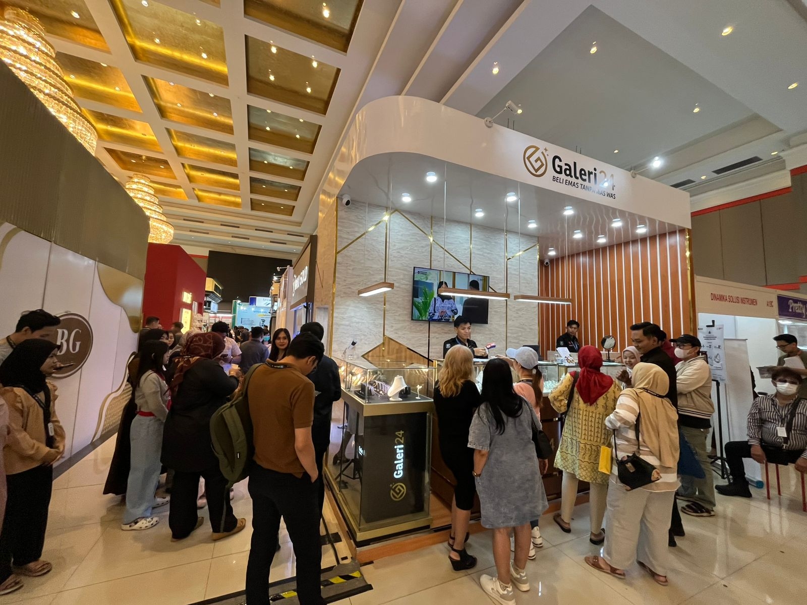 Laris Manis Di BIJF 2026, Investasi Emas Galeri 24 Jadi Primadona Warga Bandung