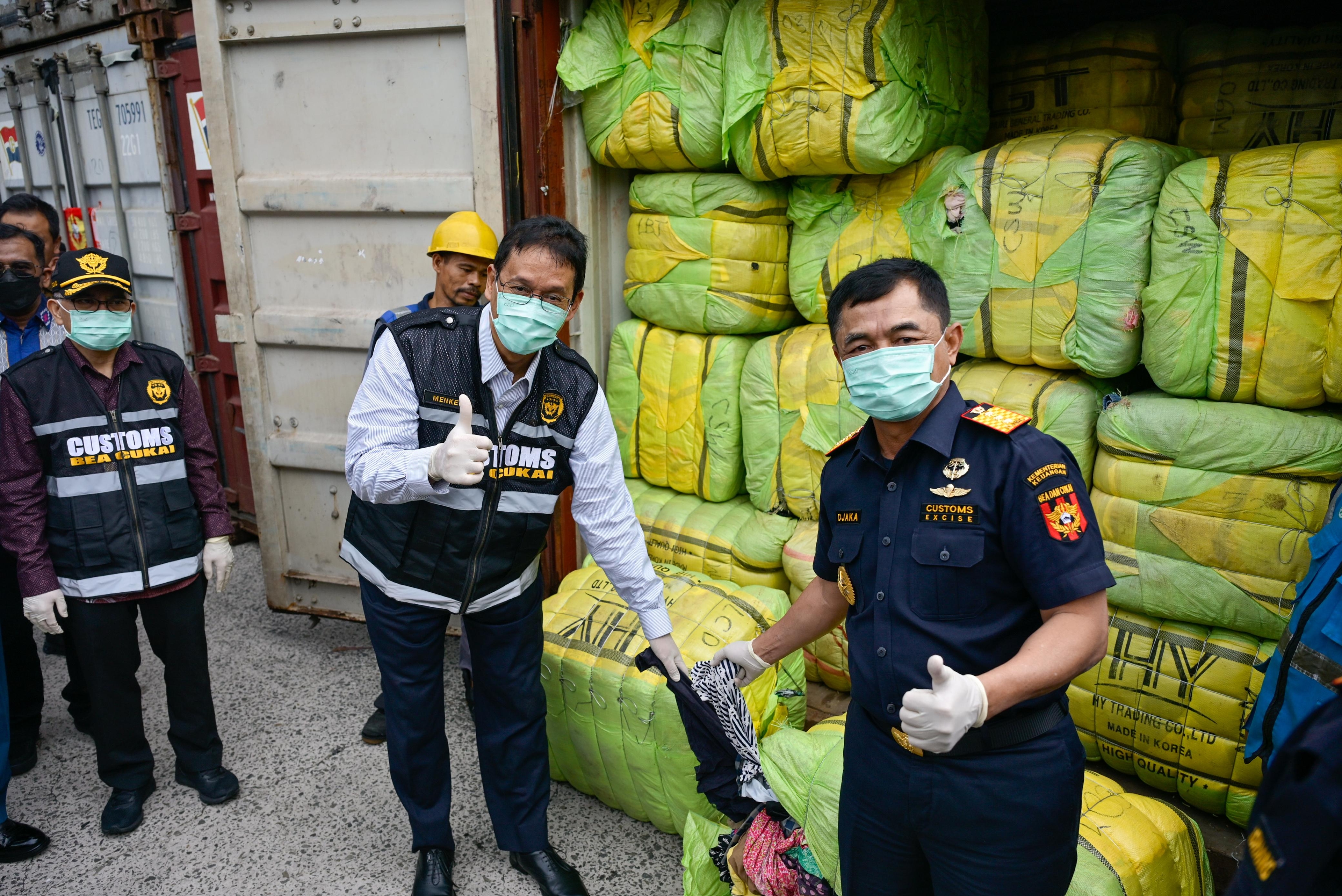 Purbaya: Peredaran Pakaian Bekas Ilegal Ganggu Industri Tekstil Nasional