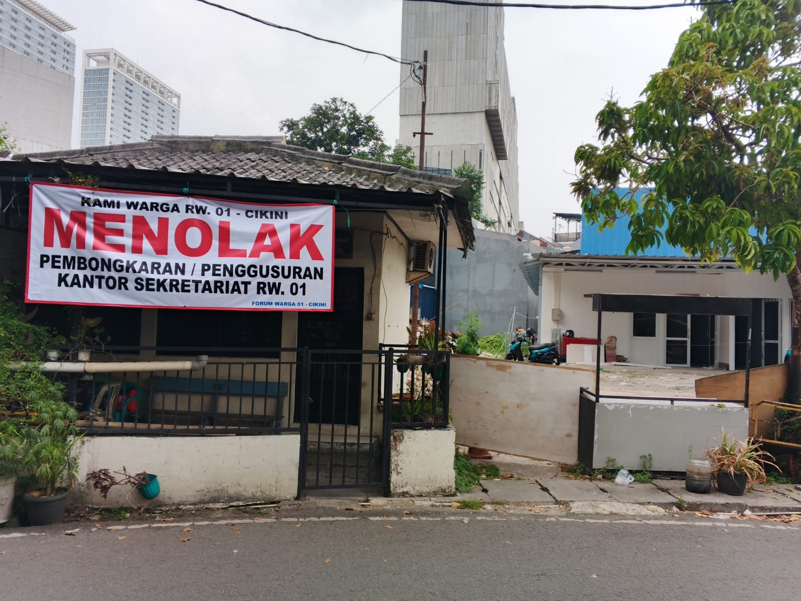 Warga Cikini Tolak Penggusuran Kantor Sekretariat RW untuk Akses Dapur MBG