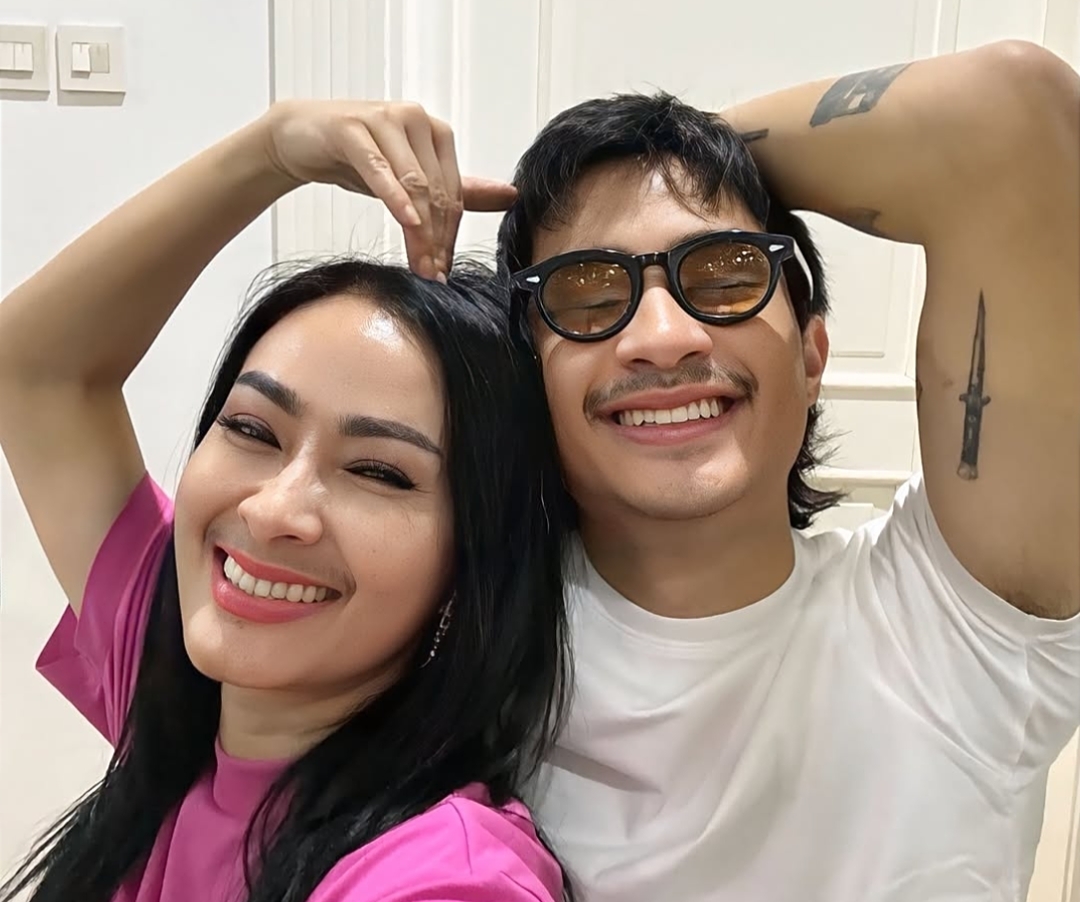Lebih Pilih Family Time Ketimbang Pikirkan Hal Berat, Iis Dahlia: Ngumpul Keluarga Paling Menyenangkan