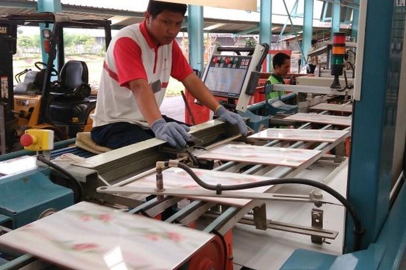 ASAKI Sambut Positif Penurunan Harga LNG, Risiko PHK di Industri Keramik Menyusut