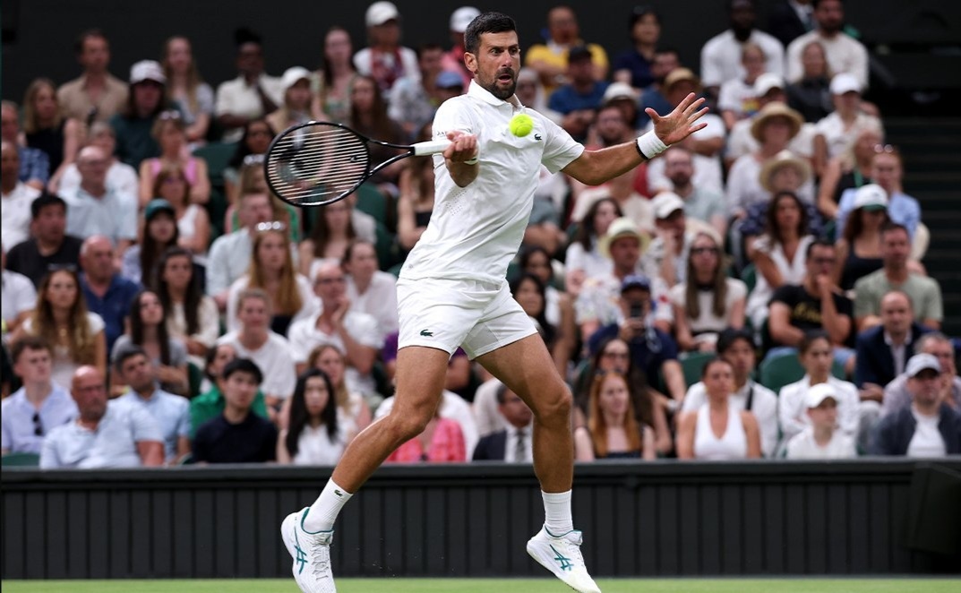 Wimbledon: Novak Djokovic Hanya Butuh 98 Menit Amankan Tiket Putaran Ketiga, Dekati Rekor Federer
