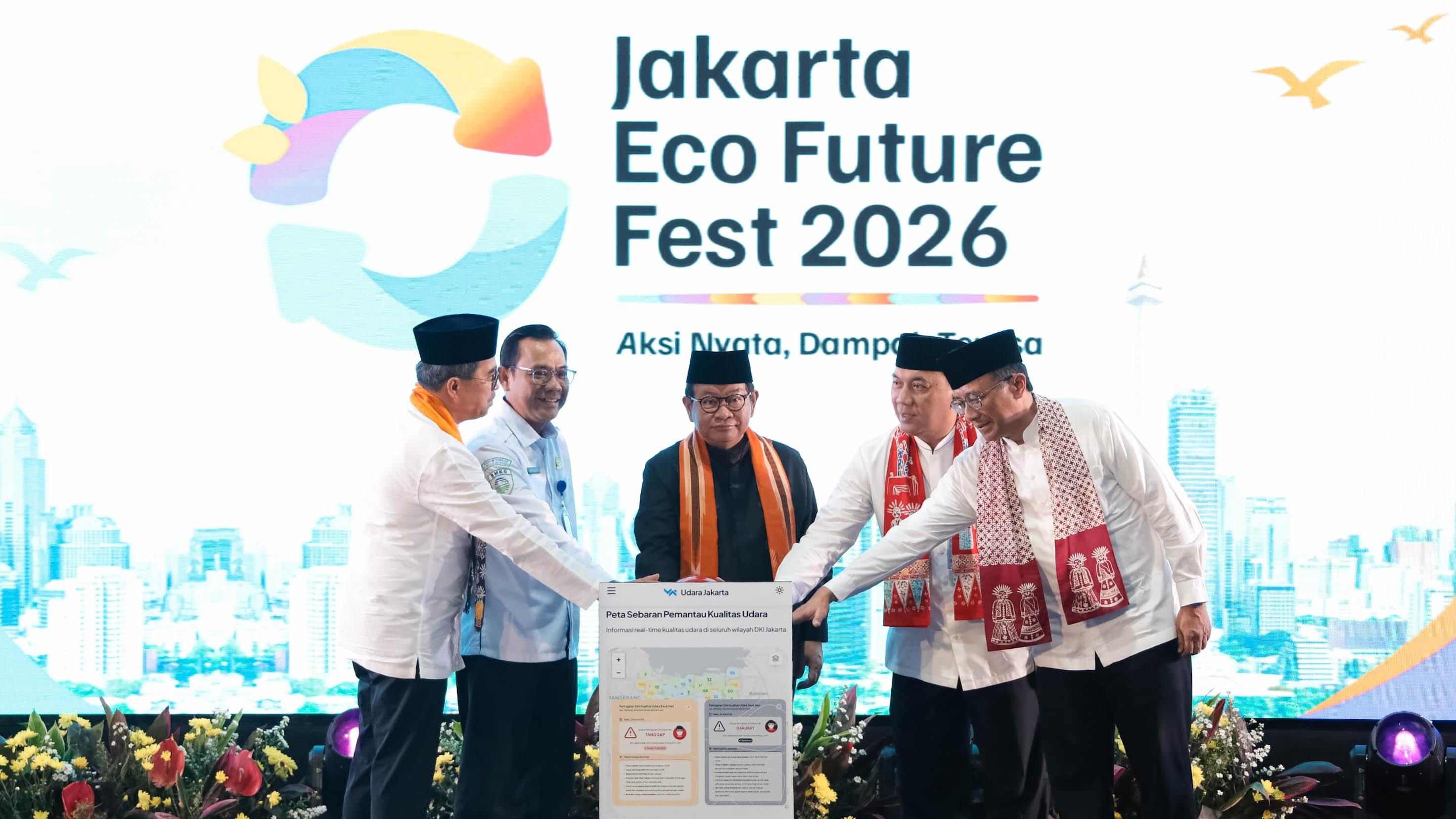 Pramono Raih Rekor MURI Lewat Pembuatan Eco Enzyme Serentak di JEFF 2026
