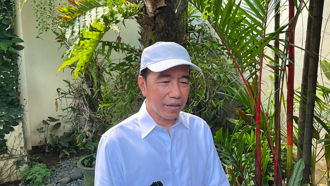 Tanggapi Sidang Roy Suryo, Jokowi: Saya Akan Datang Bawa Ijazah SD Sampai S1