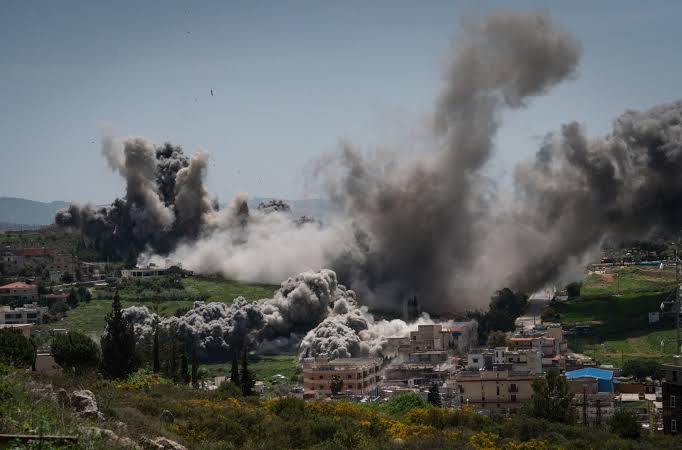 Israel Kembali Ledakkan Wilayah Lebanon Selatan, Ketegangan Memanas Jelang Perundingan di Roma