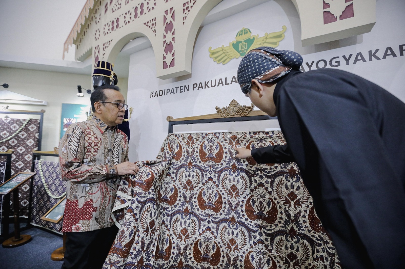 Pratikno Ajak Masyarakat Lestarikan Warisan Batik Autentik di Era Digital