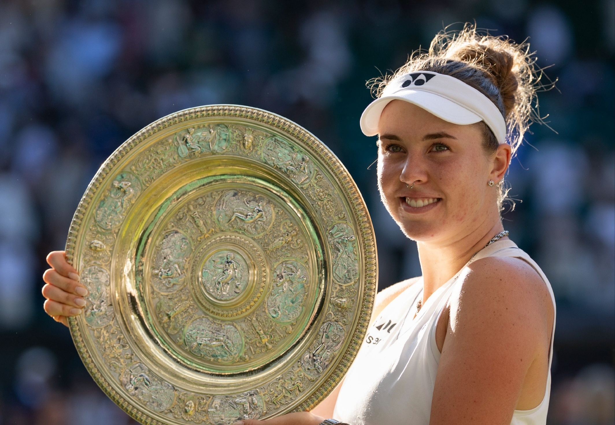 Hancurkan Sang Senior Lewat Drama 6 Match Point, Linda Noskova Juara Termuda Wimbledon Sejak 2011!