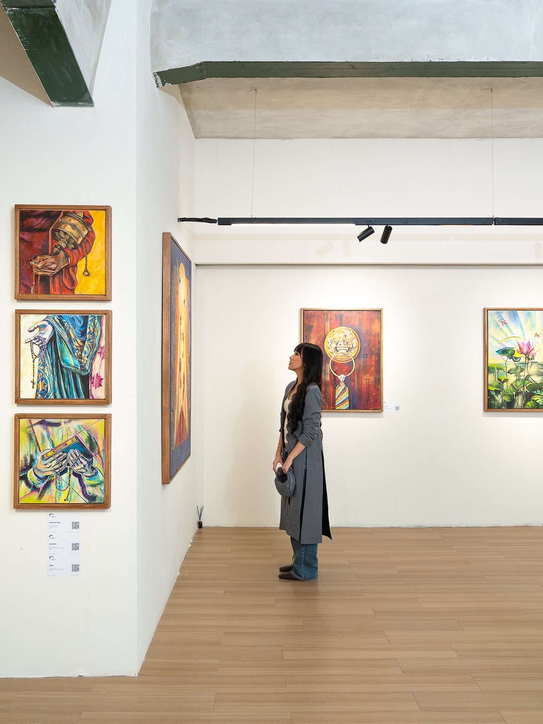 Mandy CJ Angkat Toleransi Agama Lewat Pameran Tunggal Perdana The Way Back