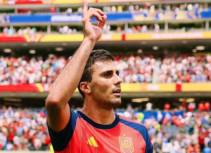 Bursa Transfer: Pembicaraan Rodri dan Barcelona Bergulir, dengan Madrid Berhenti
