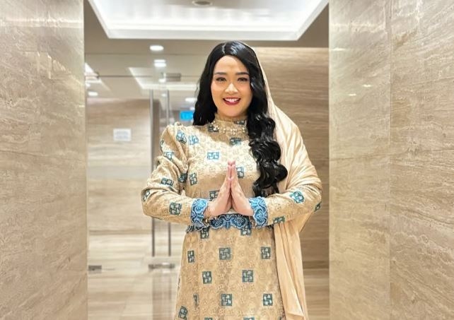 Sebulan Hanya Bisa Terbaring, Begini Kronologi Meninggalnya Ibunda Vega Darwanti