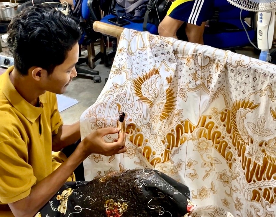 Gairah Pembatik Muda di Pekalongan, Berdikari dari Goresan Malam