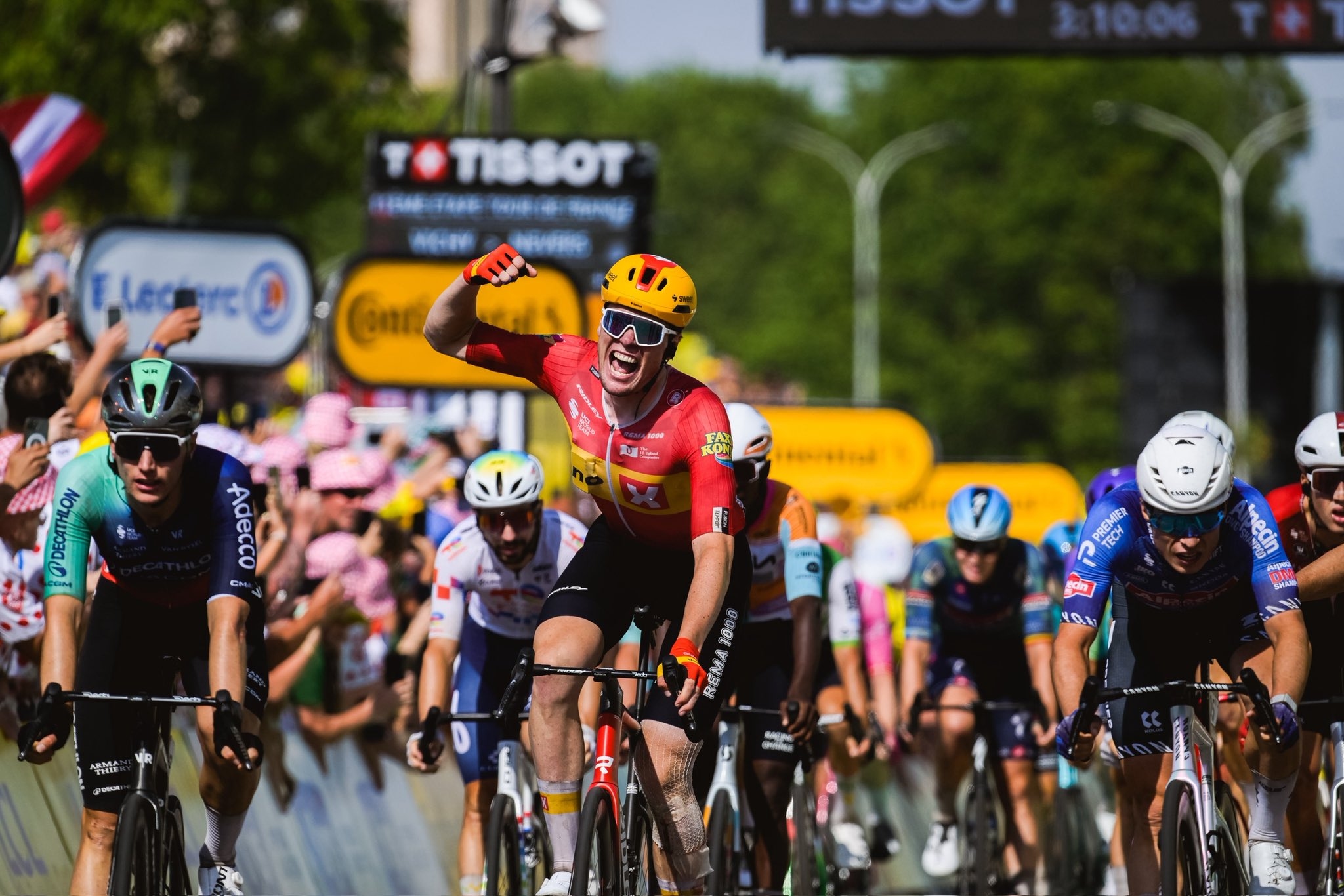 Tour De France: Soren Waerenskjold Pecahkan Rekor Trek Jalan Raya, Rebut Kemenangan Perdana