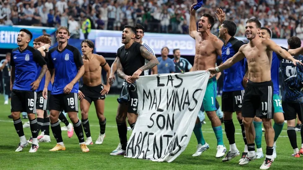Piala Dunia 2026: Buntut Spanduk Malvinas, Pemerintah Inggris Desak FIFA Hukum Pemain Argentina