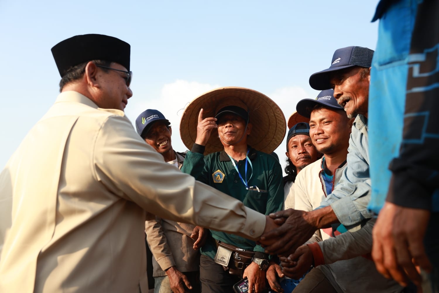 Cerita Buruh Tani Lansia Rela Tunggu Prabowo Sejak Pagi, Titip Harapan Petani Makmur