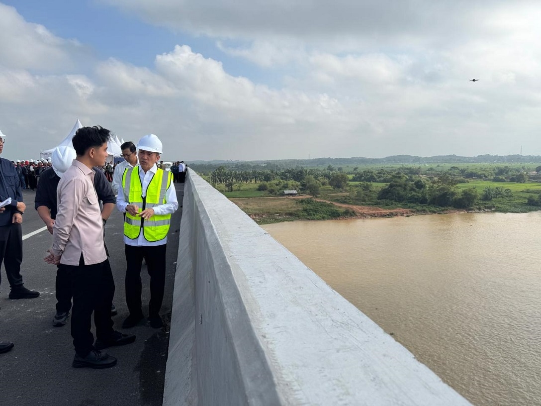 Tinjau Pembangunan Jembatan Musi V, Wapres Dorong Penguatan Infrastruktur Penopang Ekonomi dan Ketahanan Pangan 