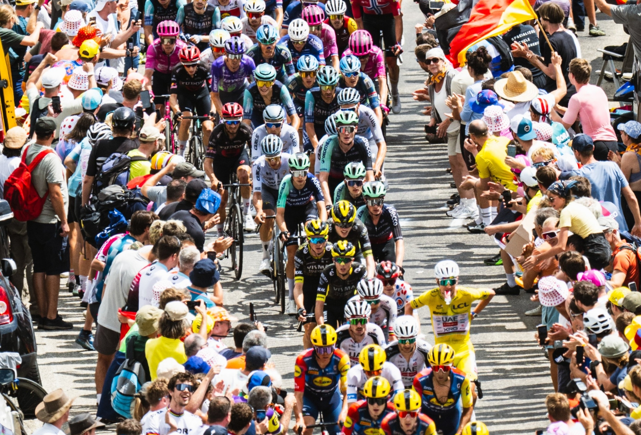 Tour De France: Tes Doping Tengah Malam Direstui Hakim Prancis, Tadej Pogacar Sebut 'Tidak Manusiawi'