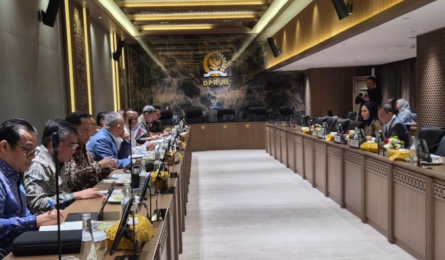 Pimpinan DPR Gelar Rapat Lintas Kementerian, Bahas Tindak Lanjut Perpres Ojol