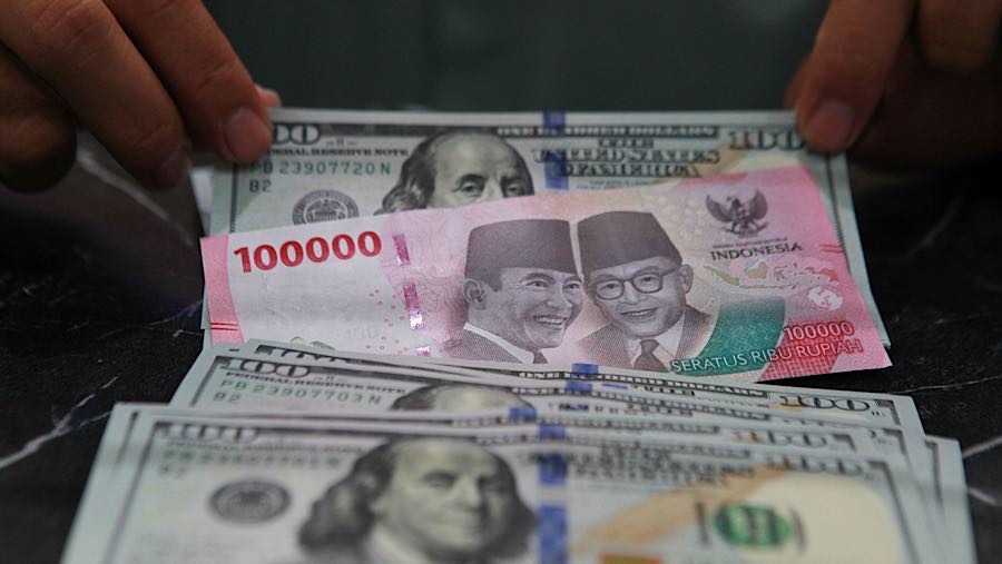 Sentimen Geopolitik, Rupiah Bisa Melemah ke Rp18.160 