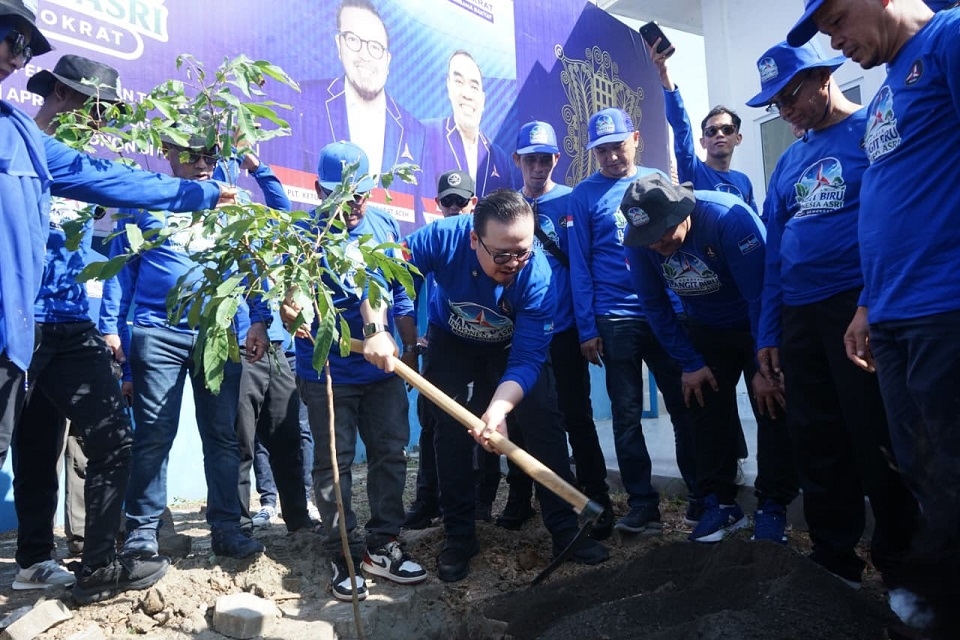 Demokrat Aceh Lanjutkan Jejak SBY-Ani, Tanam Pohon dan Bersihkan Sungai 