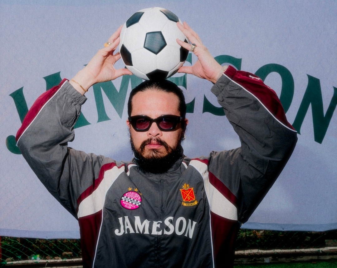 Jameson Gandeng J Balvin dan Kidsuper Rayakan Semangat Kebersamaan Penggemar Sepak Bola
