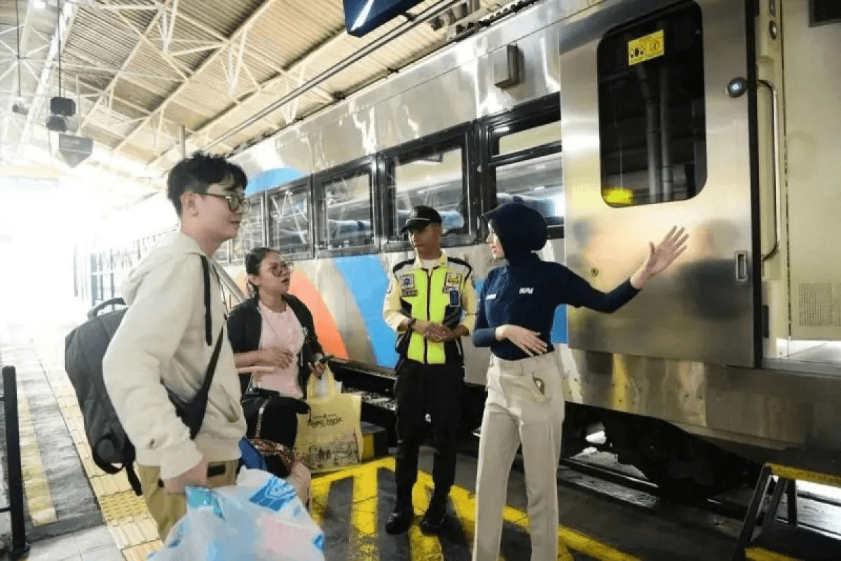 KAI: 210 Juta Orang Naik KA Aglomerasi, Jabodetabek Masih Jadi Penyumbang Terbesar