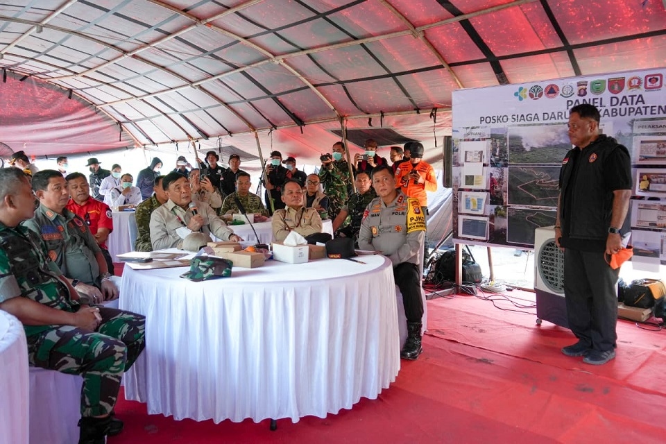 Keselamatan Masyarakat dan Petugas Jadi Prioritas, Menko Polkam Ingatkan Pentingnya Penanganan Karhutla Cepat dan Terpadu