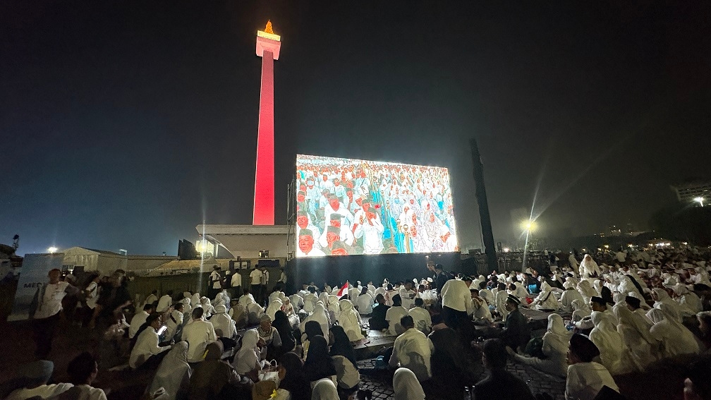 Ikuti Zikir dan Doa Kebangsaan, Lautan Umat Padati Lapangan Monas