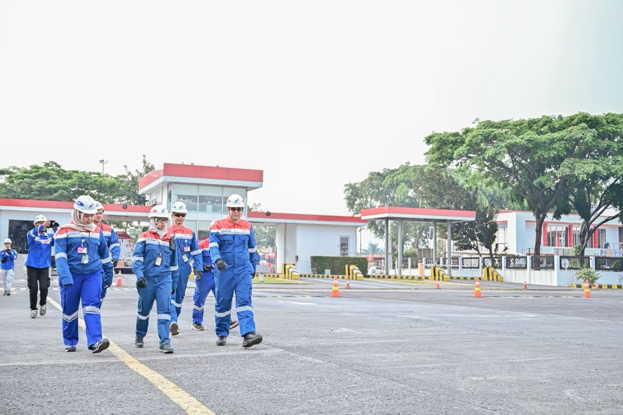 Tinjau Fuel Terminal Ujung Berung, Wadirut Pertamina Pastika Stok BBM Jawa Bagian Barat Aman