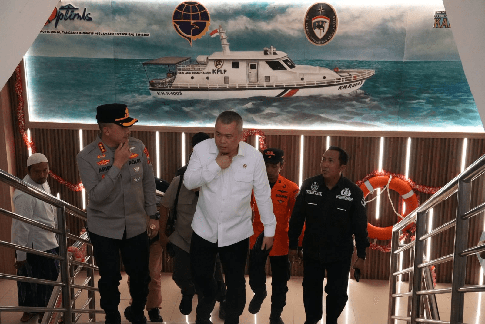 Menhub Dudy Pastikan Evakuasi Korban KM Mutiara Sentosa II Berjalan Optimal
