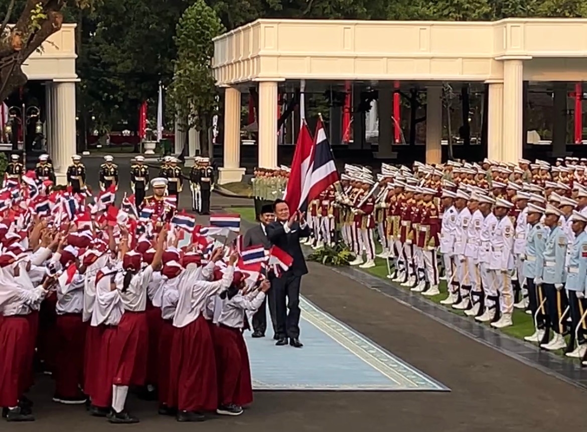 Disambut Prabowo di Istana Merdeka, PM Anutin Apresiasi Antusiasme Para Pelajar Indonesia