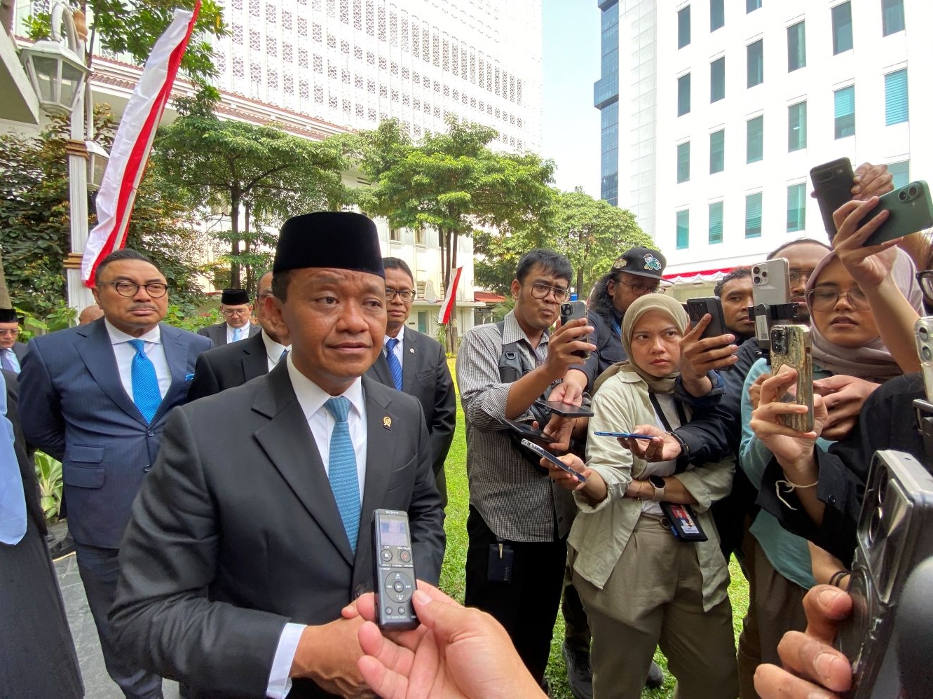 Bahlil Tegaskan Impor Minyak Rusia Dilakukan Langsung oleh Negara, Bukan Pertamina