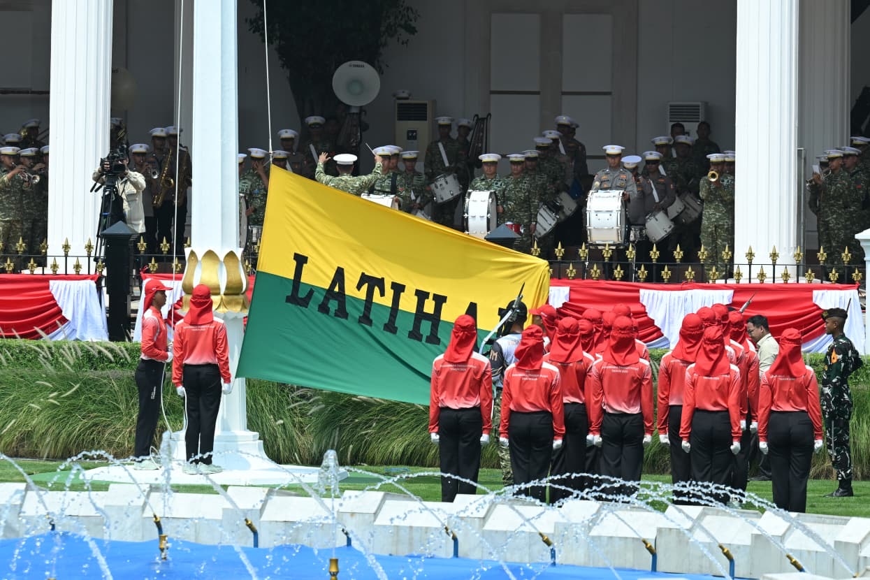 Jelang Peringatan HUT RI, Tim Upacara dan Paskibraka Laksanakan Gladi Bersama di Istana Merdeka