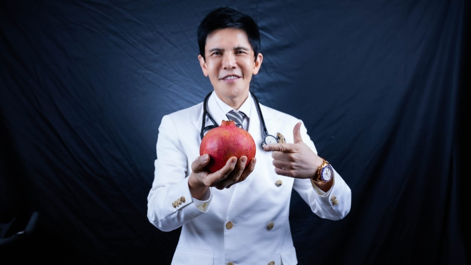 Melawan Hoaks Kolesterol: Saat Berita Bohong yang Viral Lebih Didengar daripada Dokter
