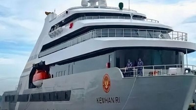 Logo Kemenhan Mejeng di Kapal Pesiar Haji Isam, Ini Penjelasannya