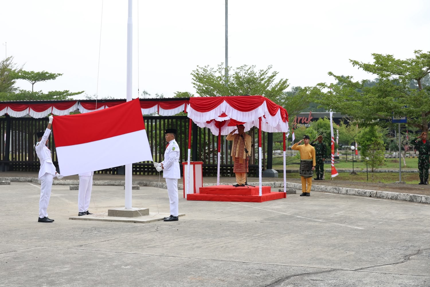 PLBN Aruk Gelar Upacara HUT ke-81 RI, Tegaskan Peran Perbatasan sebagai Beranda Depan Negara