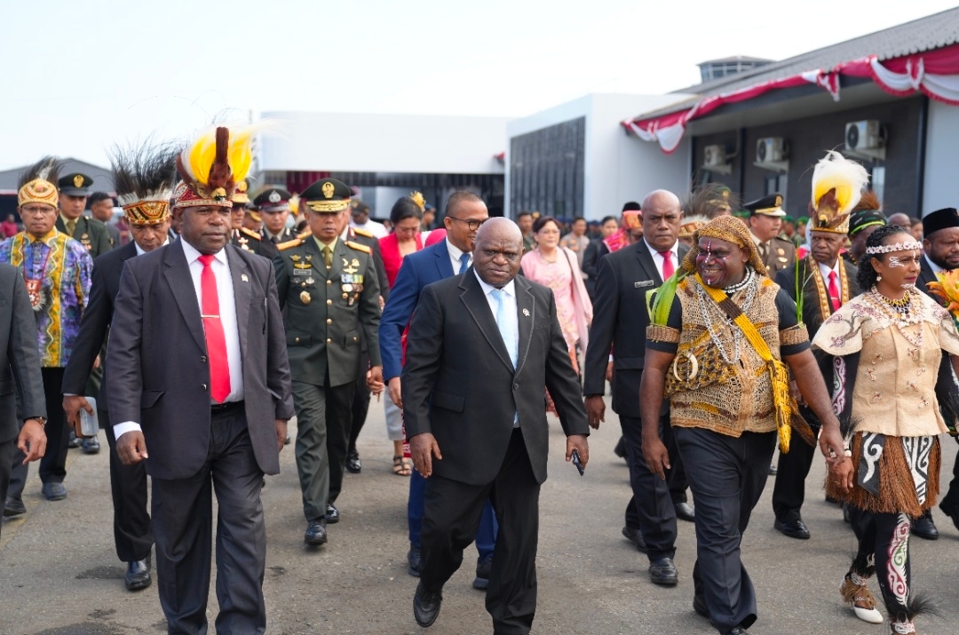 Natalius Pigai Peringati HUT RI di Papua: Semangat Kemerdekaan Harus Dirasakan di Seluruh Indonesia