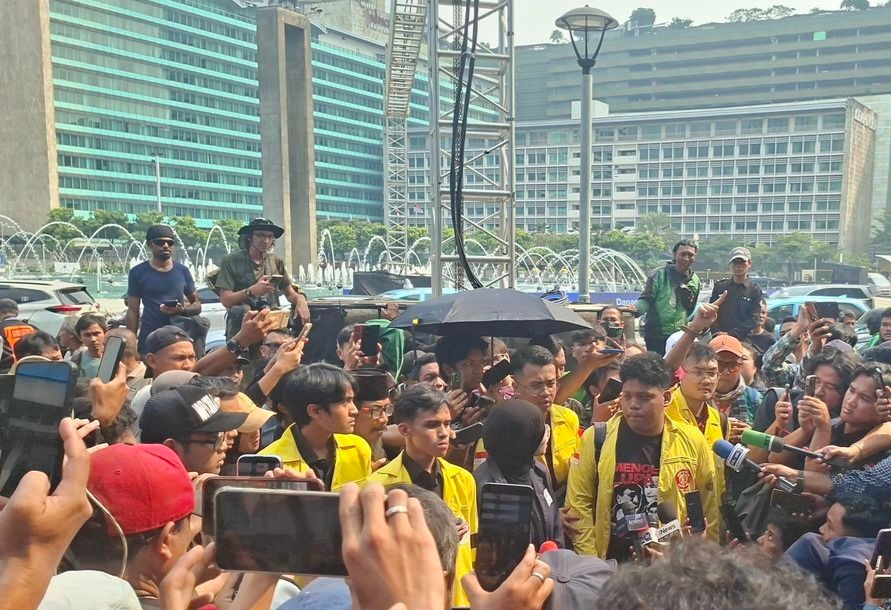 Ada Demo BEM UI, Transjakarta Alihkan Sejumlah Rute di Sudirman-Thamrin