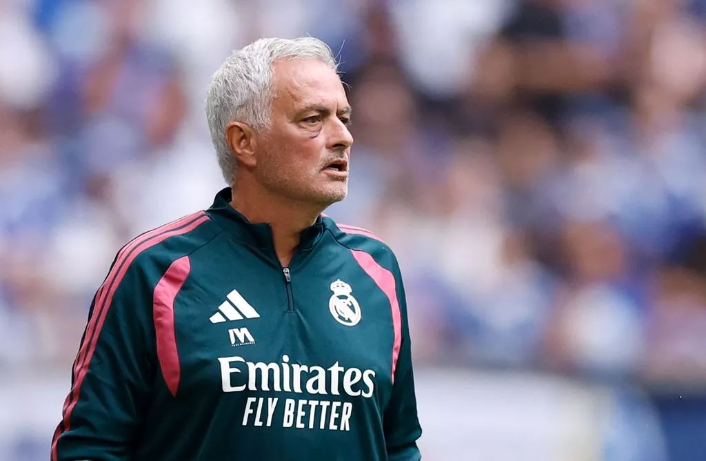 Sempat Bicara dengan Rodri, Jose Mourinho 'Tak Rugi' Sang Gelandang Pilih Barcelona