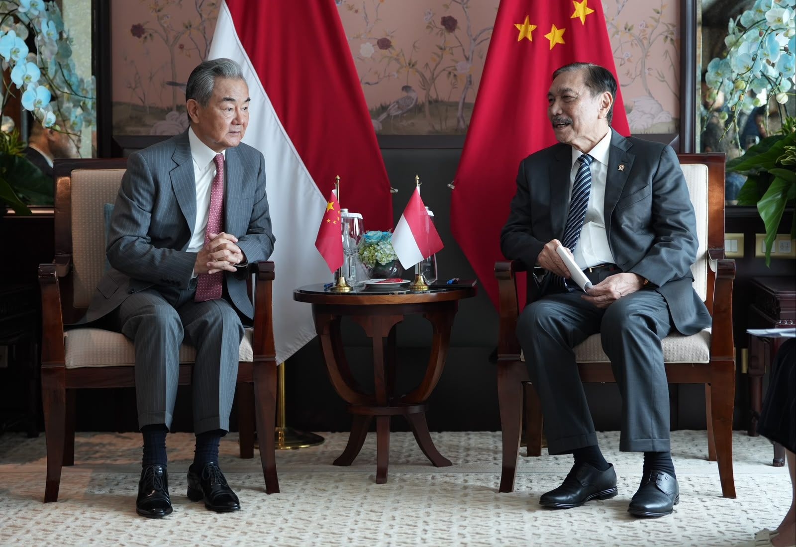 Luhut dan Wang Yi Bahas Penguatan Kerja Sama Indonesia-China di Teknologi hingga Energi Hijau