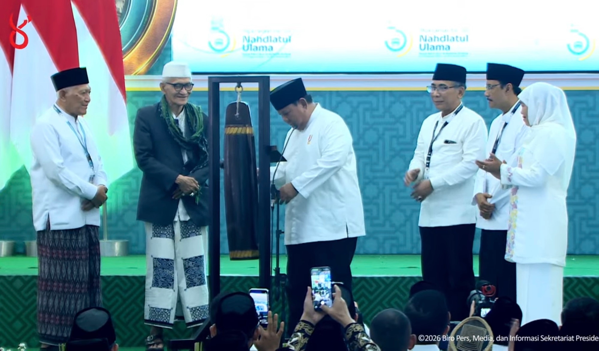 Prabowo Resmi Tutup Muktamar ke-35 NU, Beri Selamat untuk Rais Aam dan Ketum PBNU Terpilih
