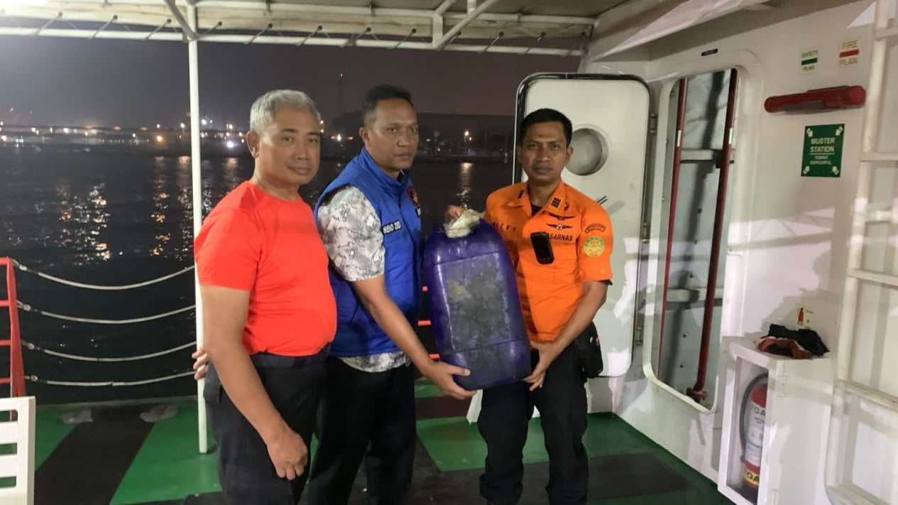 Polda Banten Pastikan Jeriken hingga Helm Plastik Bukan Milik Kapal Rombongan Jurnalis