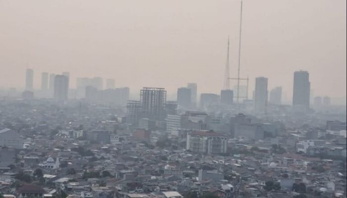 Udara Jakarta Pagi Ini Masuk 3 Besar Terburuk di Dunia