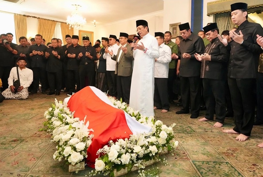 Menag Pimpin Salat Jenazah, Rano Karno Sampaikan Pesan Keluarga untuk Guruh Soekarnoputra